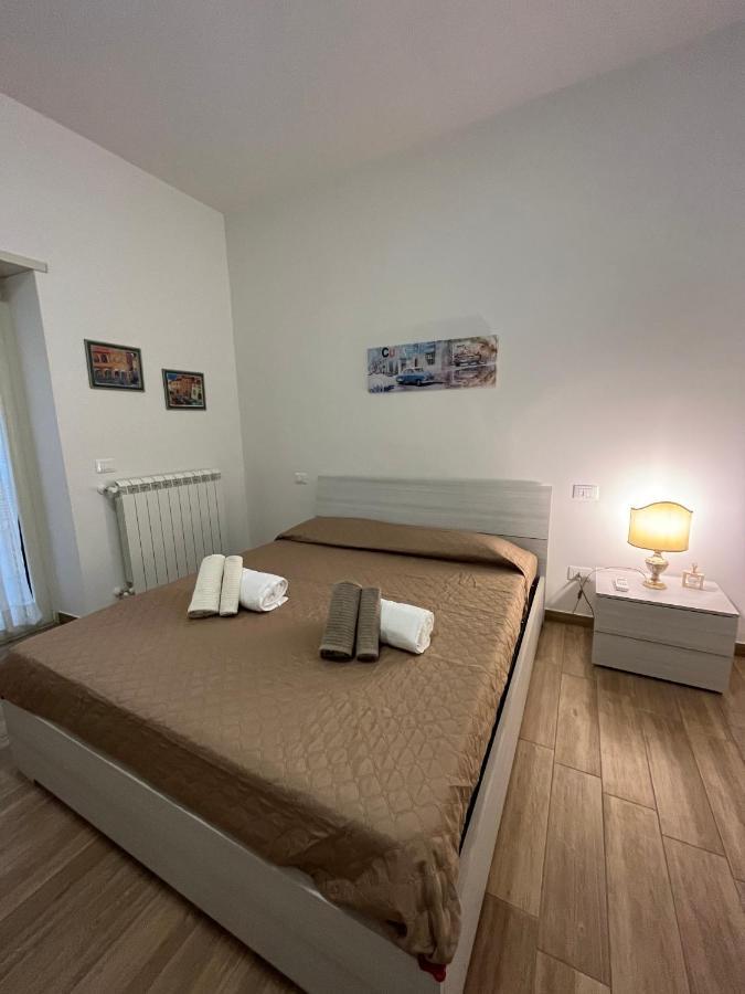 Bed&Breakfast Del Viaggiatore Fondi Exterior photo